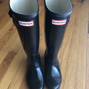 Hunter tall black gloss rain boots